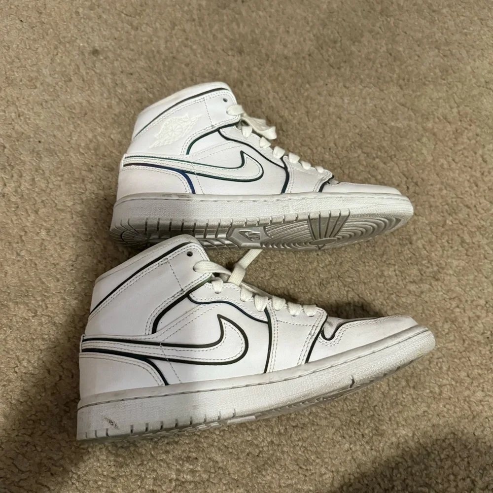 Jordan 1 Mid Iridescent Reflective Shoes - Picture 8 of 8
